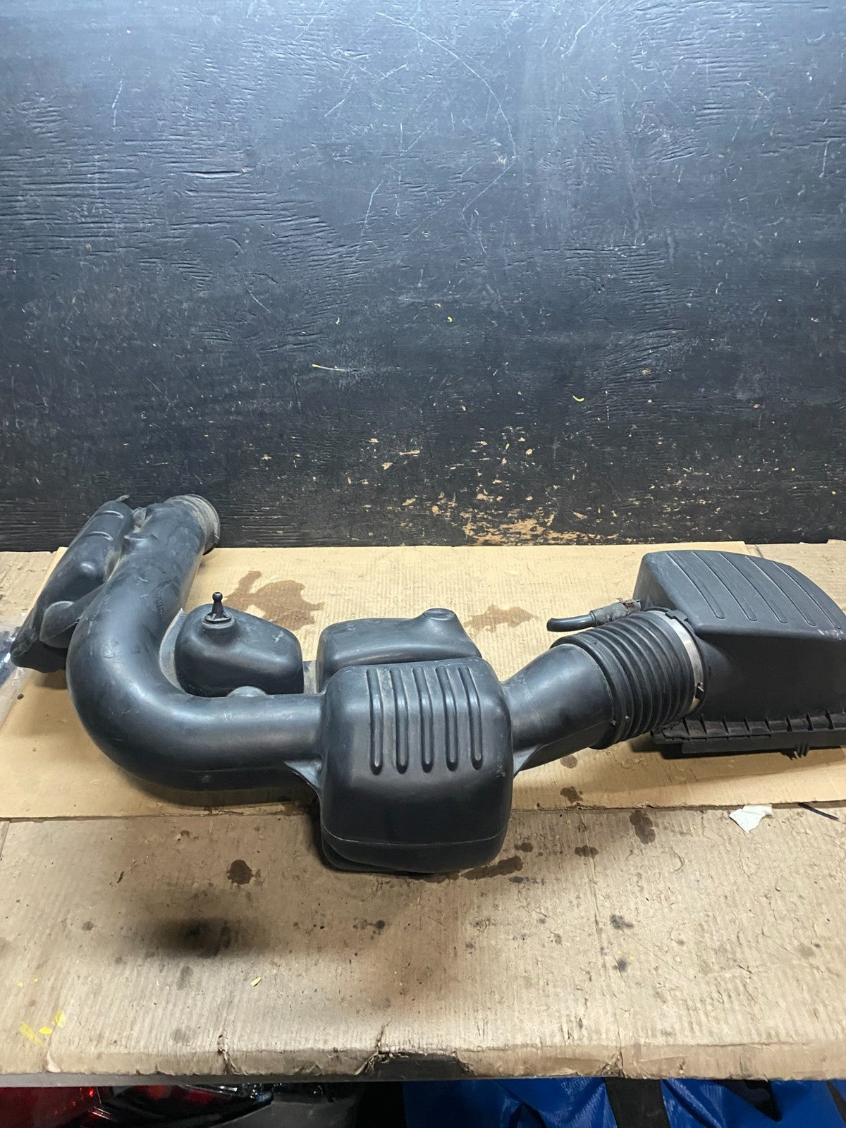 2011 - 2013 Dodge Durango 3.6L Resonator Air Intake Tube OEM  X3146 DG2