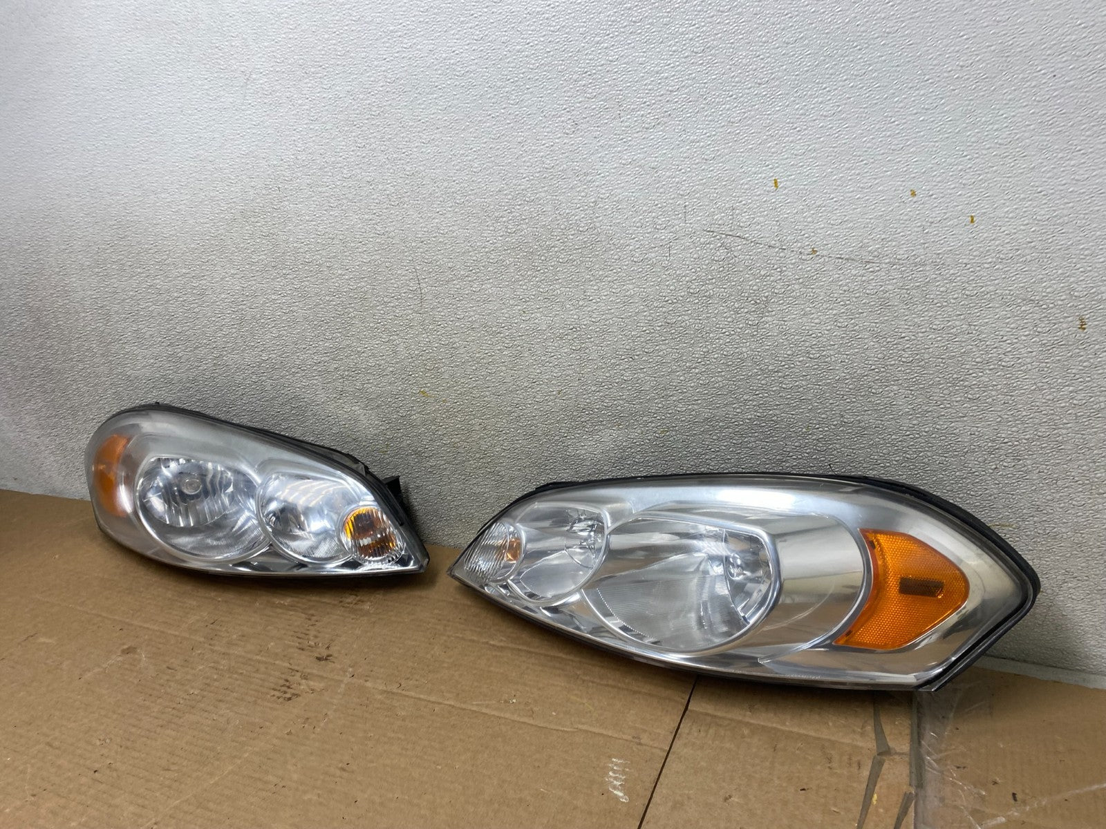 2006 - 2013 Chevrolet Impala Left+Right Set Headlights Halogen Z1395 DW1