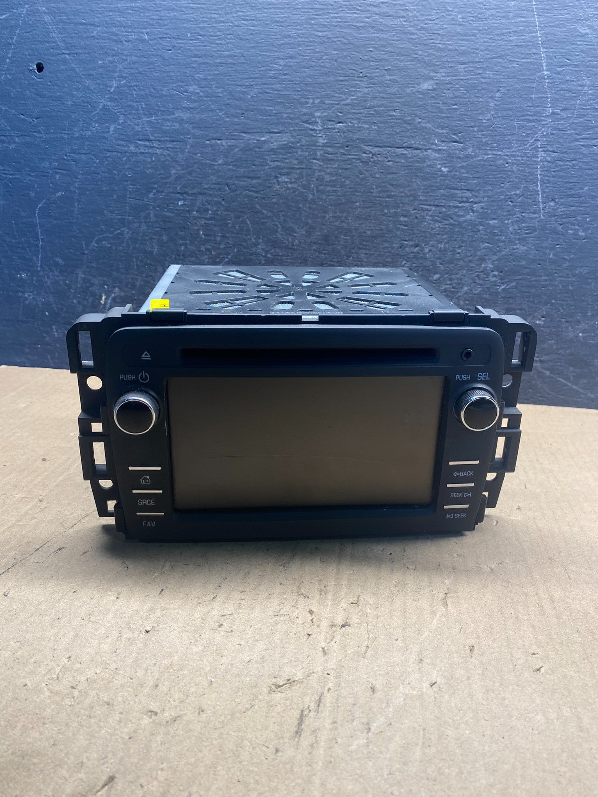 2013 to 2017 Chevrolet Traverse Am Fm Cd Player Radio Screen Display AE7811 DW0