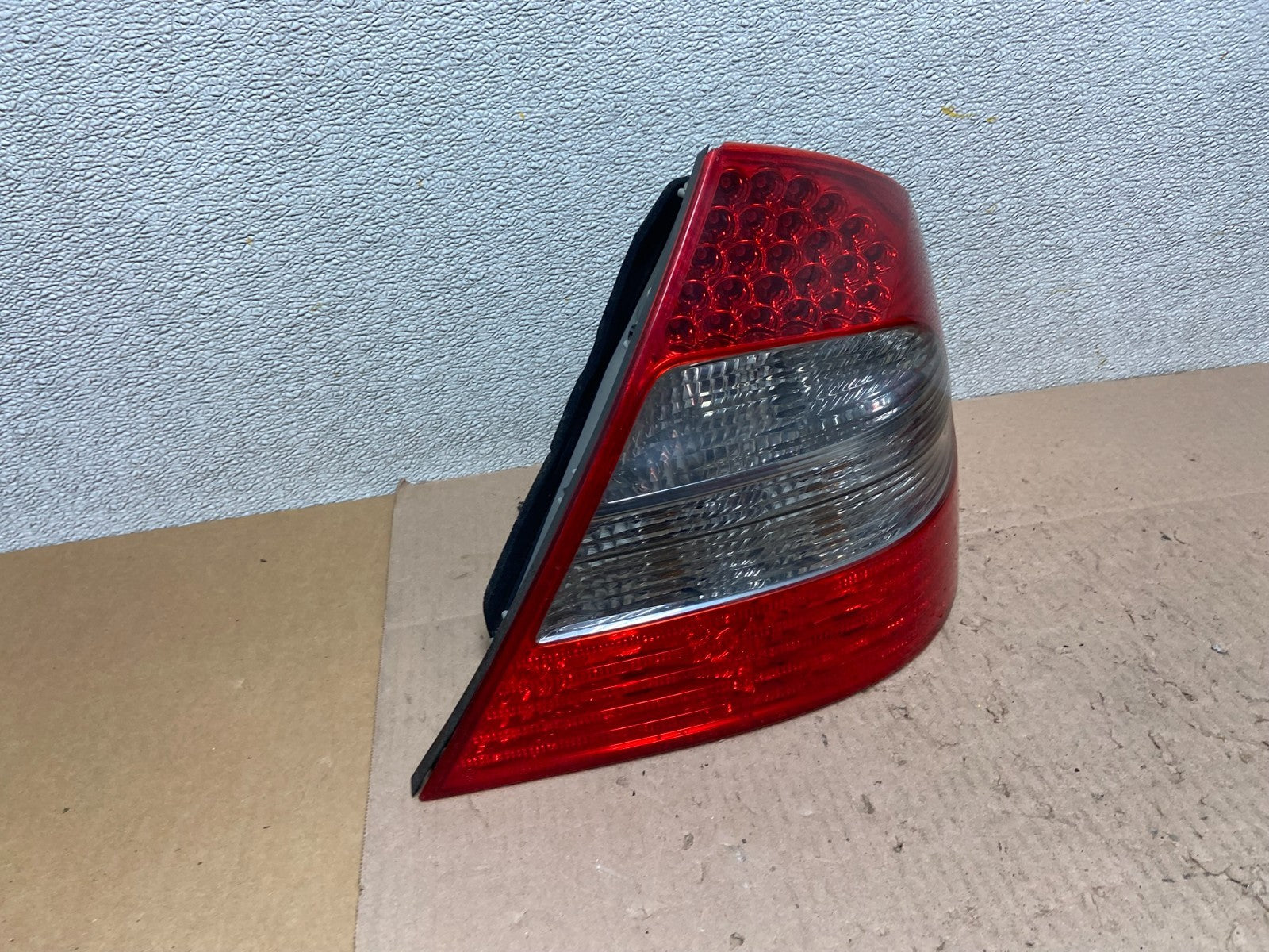 LED 2007 - 2009  Mercedes E E320 E500 Sedan Right Passenger Tail Light Z6165 DW2