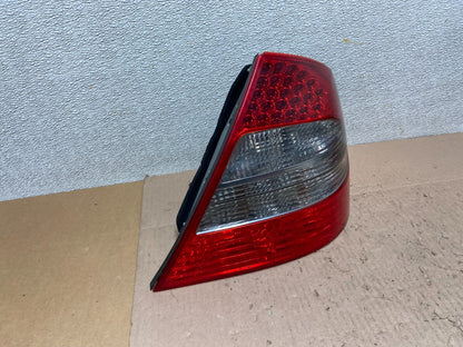 LED 2007 - 2009  Mercedes E E320 E500 Sedan Right Passenger Tail Light Z6165 DW2