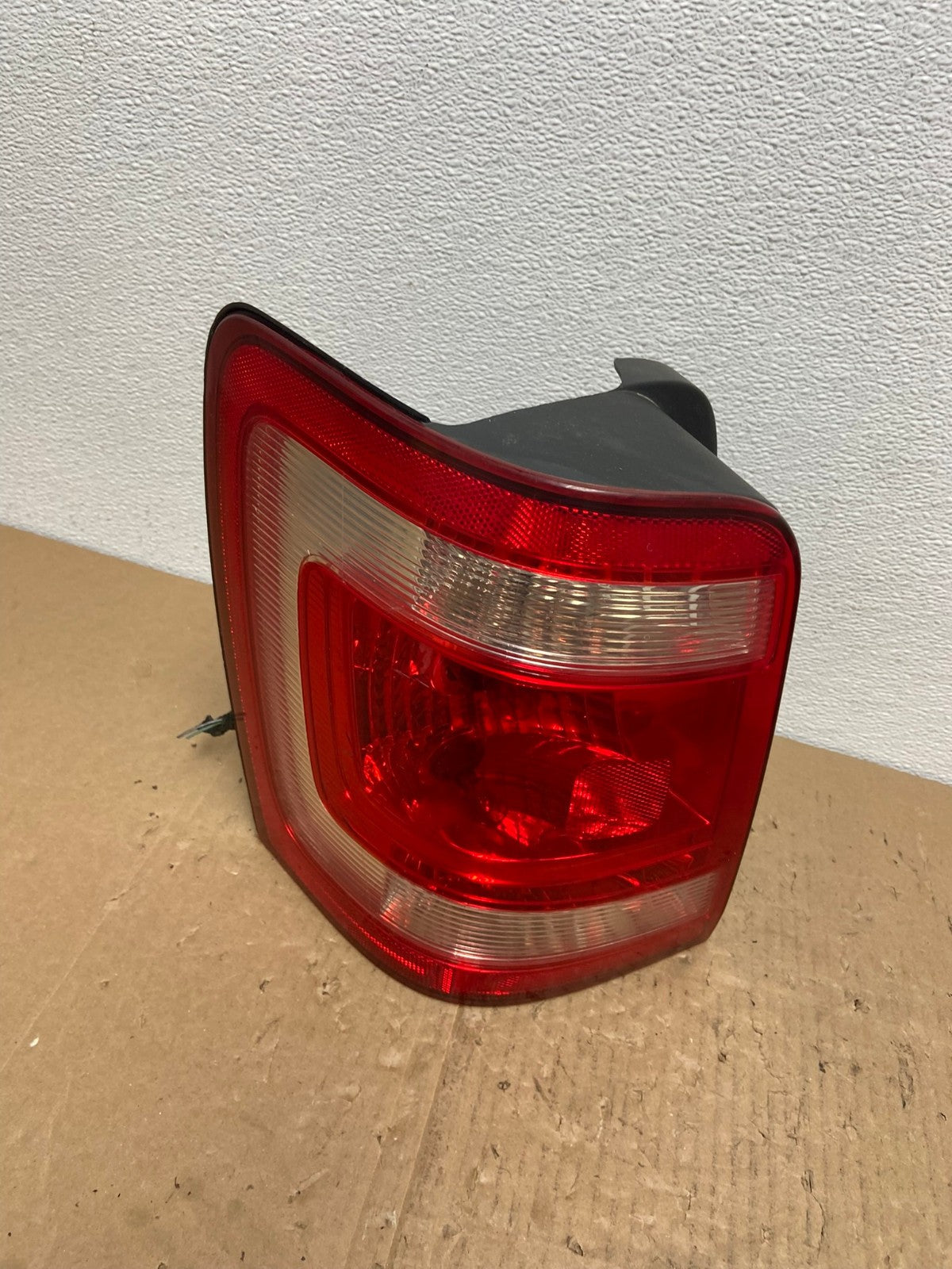 2008 to 2012 Ford Escape Left Driver LH Side Tail Light AB8006 LK0