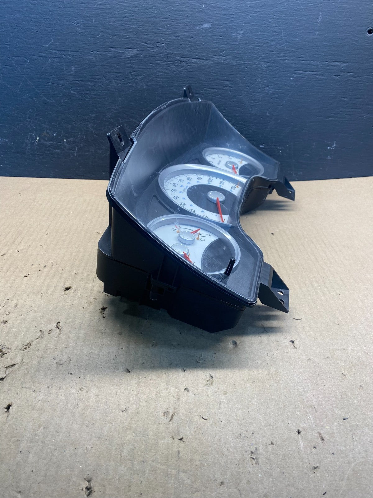 2006 Dodge Durango Speedometer Instrument Cluster Gauge AC8927 DG2
