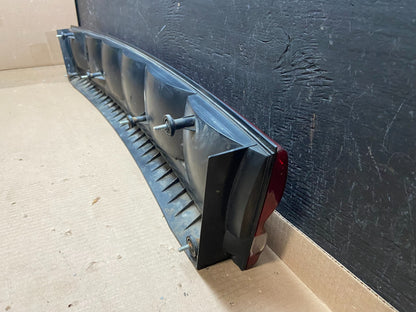 1993 to 1997 Chrysler Concorde Center Trunk Tail light E8579 PS7