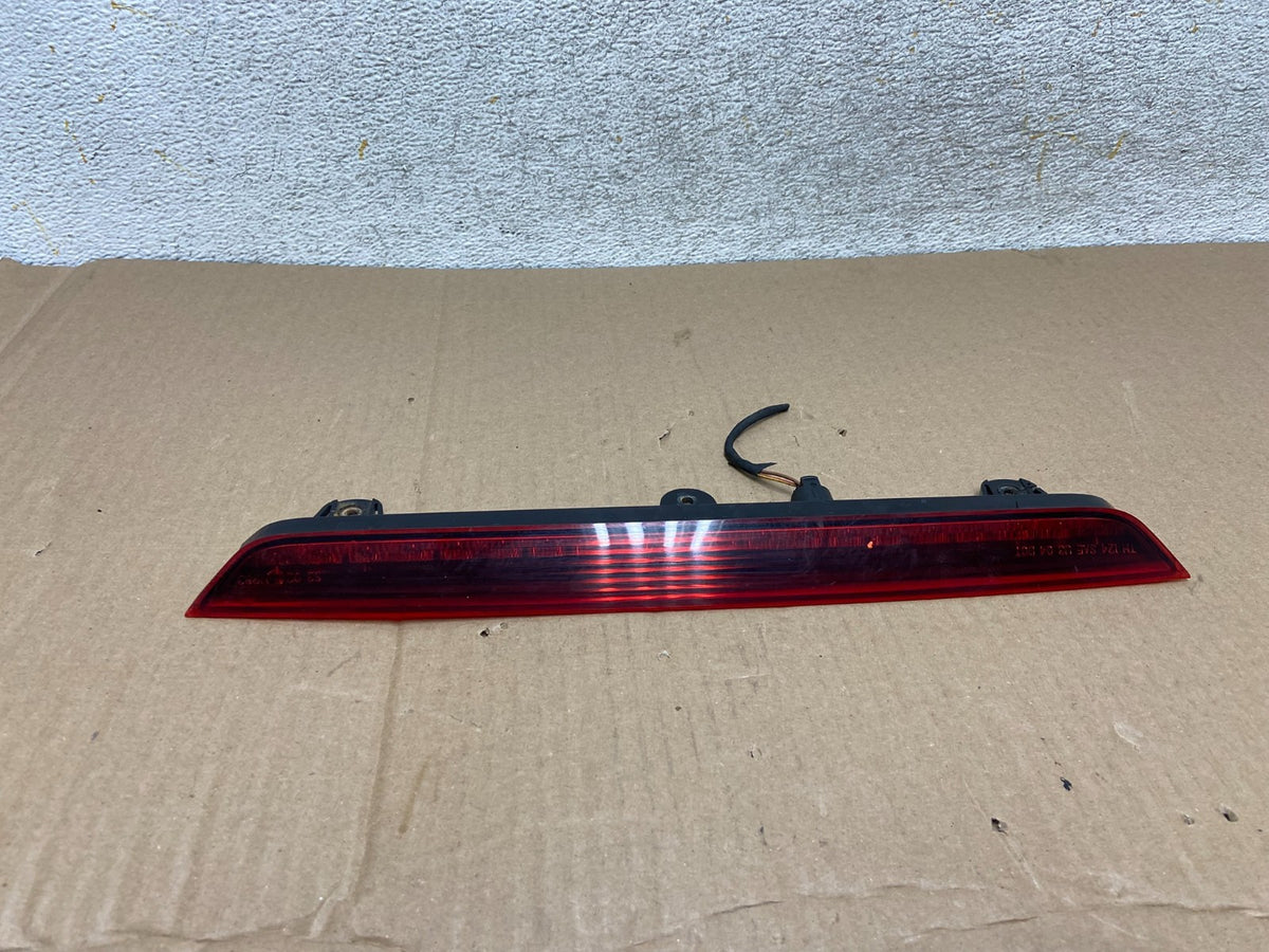 2007 to 2009 AUDI Q7 Rear Tailgate Spoiler W/ 3RD Third Brake Light OE ai1172 DG0