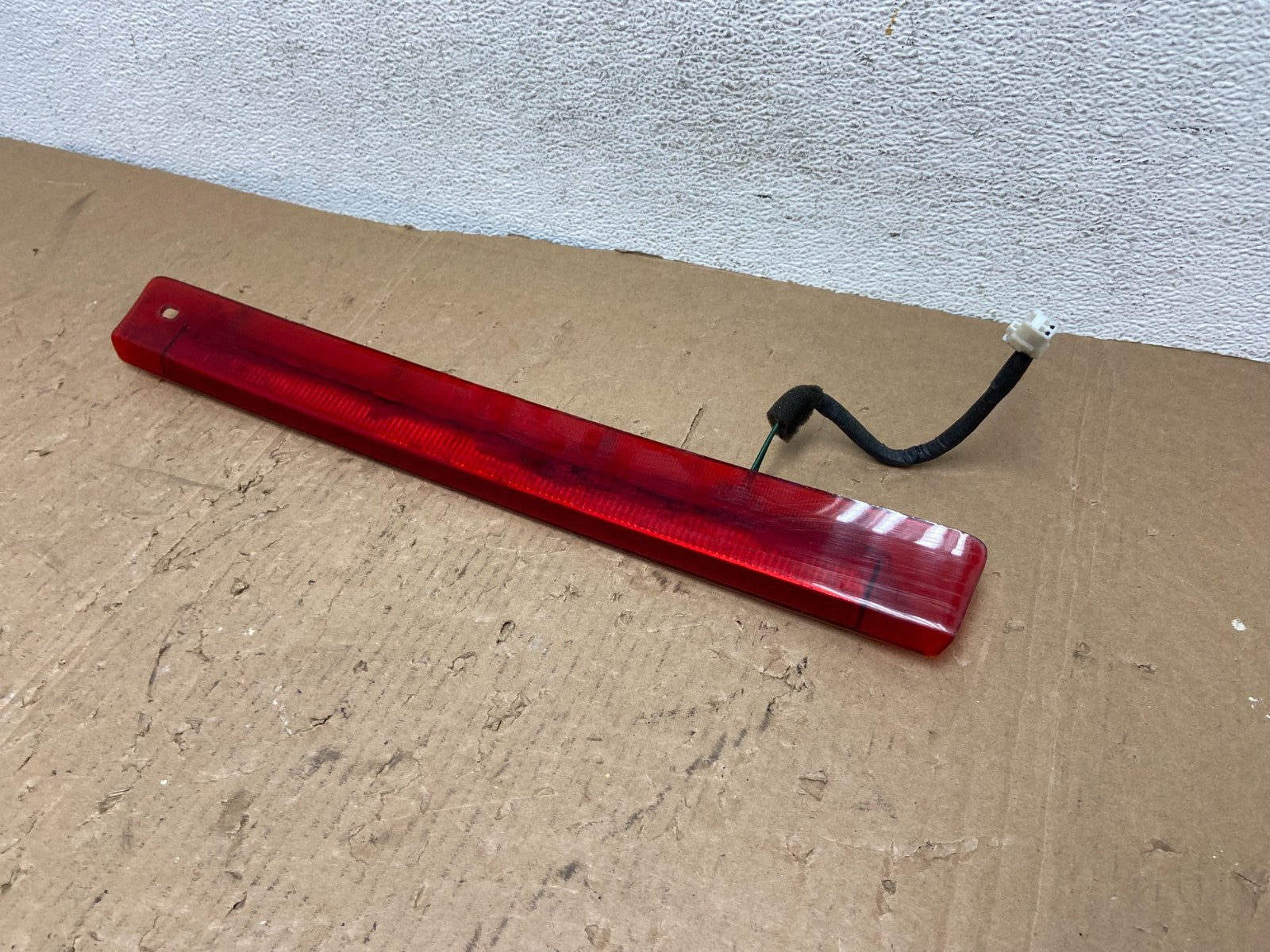 2005 to 2011 Hyundai Accent Trunk Lid Hatch 3rd Brake Light AD8211 DG1
