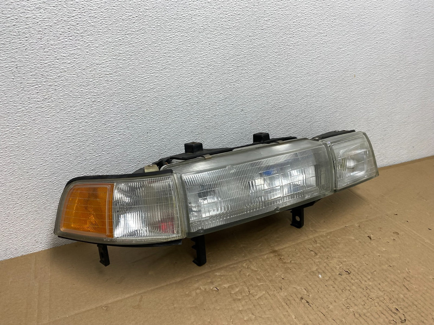 1990 to 1993 Acura Integra Right Passenger Side Headlight Halogen AC3862 DG2