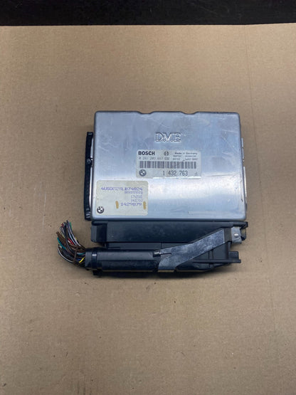 BMW E38 750iL M73 V12 DME ECU Engine Control Module 0261204466 AH33990