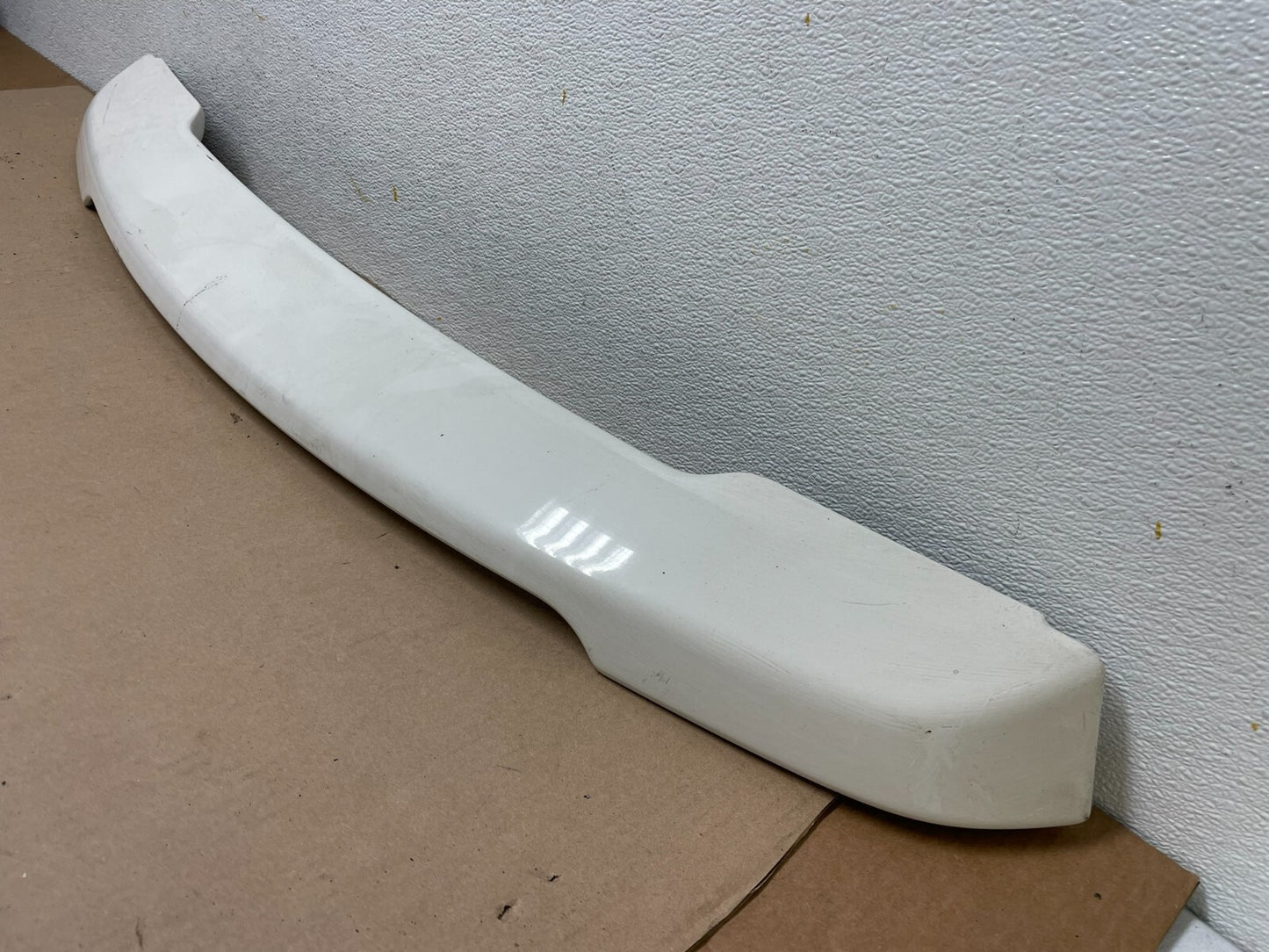 2008 to 2014 Land Rover LR2 Rear Trunk Tail Light Lift Gate Spoiler 4002P2