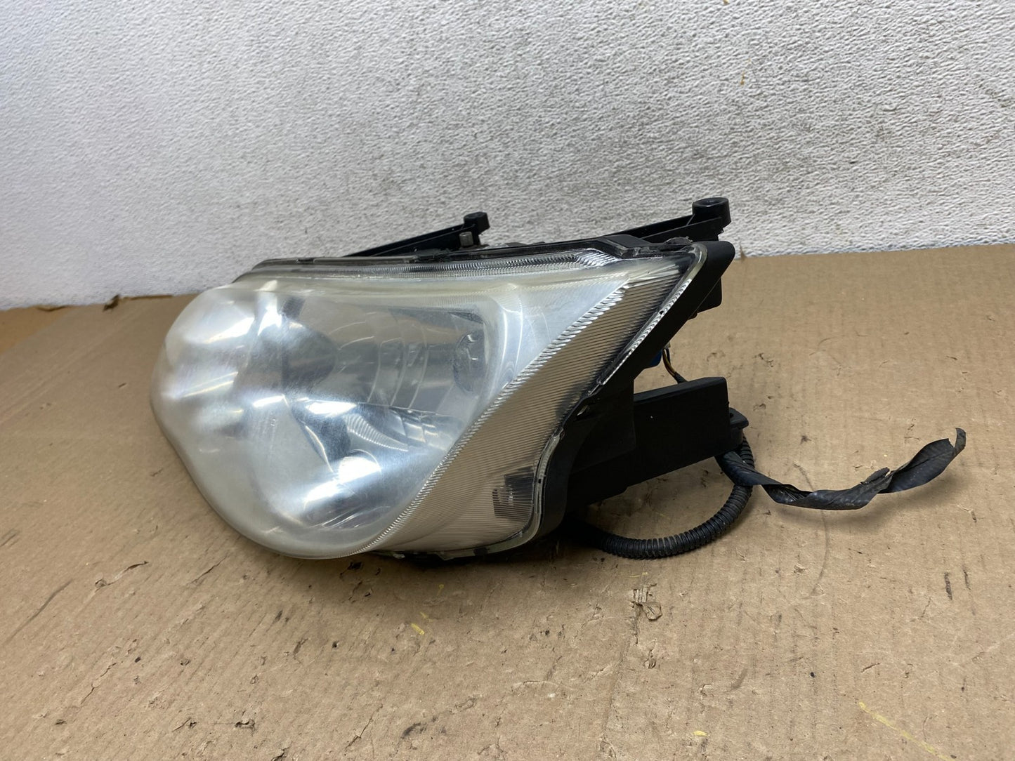 2003 to 2007 Saturn Ion Coupe Left Driver LH Side Halogen Headlight AG8061 DW2