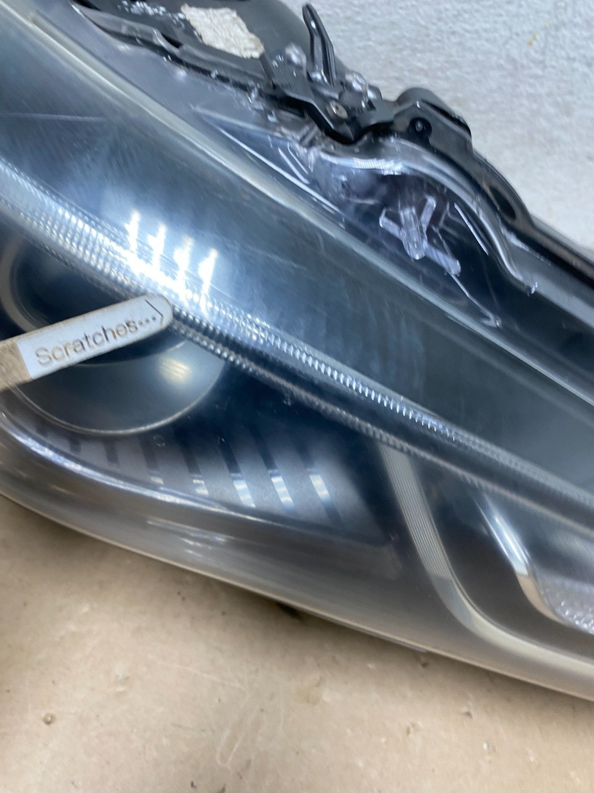 2016-2018 Infiniti QX60 Right Passenger Side Xenon Headlight AG3350 DG3