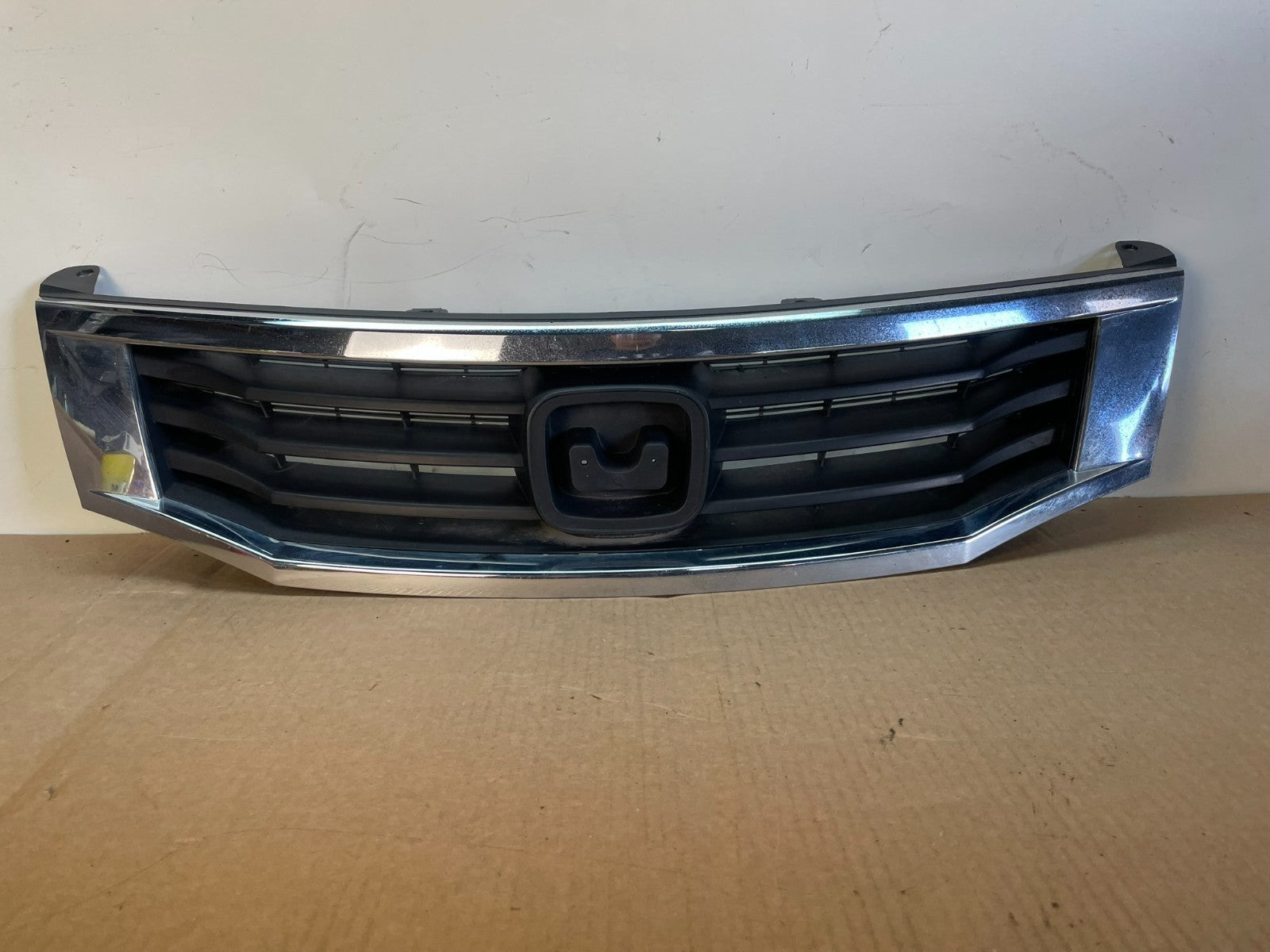 2008 2009 2010 Honda Accord Sedan Front Upper Grill Grille Aftermarket AG3136 DG0