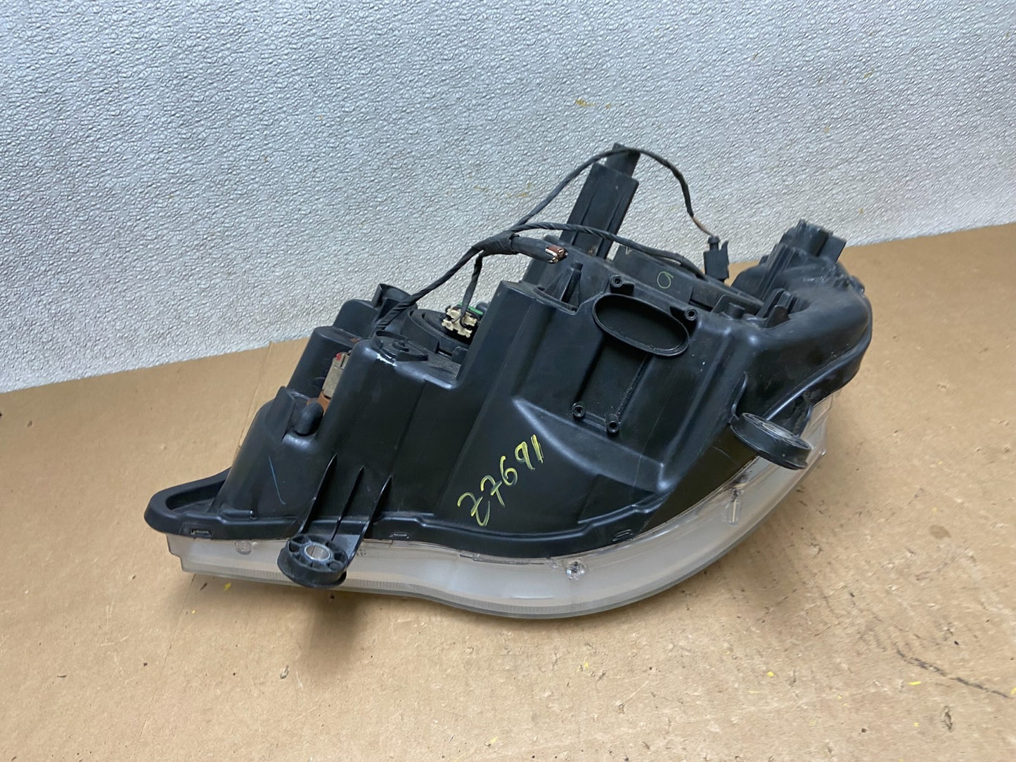 2011 to 2016 Chrysler Town and Country Right Passenger Headlight Z7691 PS8