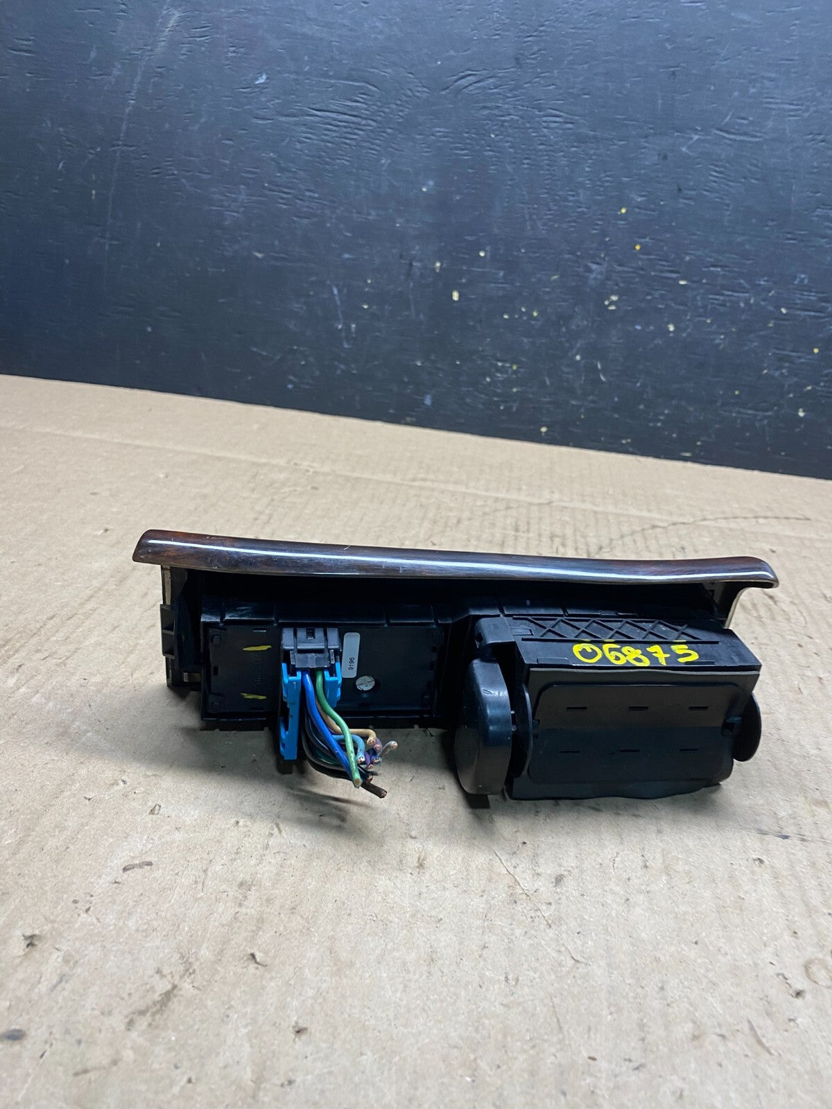 1995 to 1999 Oldsmobile Aurora Left Driver Master Window Switch o6875 DG4