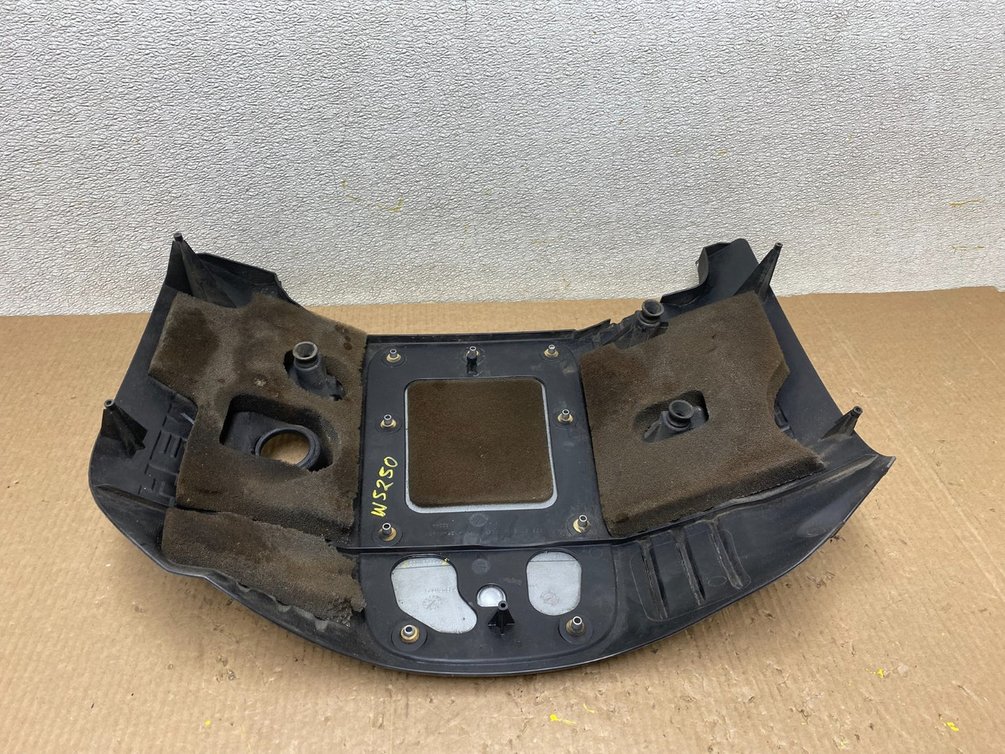 2005 to 2010 Jeep Grand Cherokee 5.7L Hemi Engine Cover Plastic Shield W5250 DG6