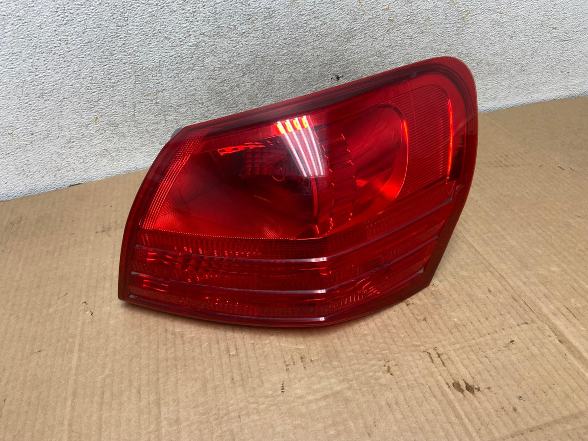 2008 to 2015 Nissan Rogue Right Passenger Rh Side Tail Light AI6933 LK0