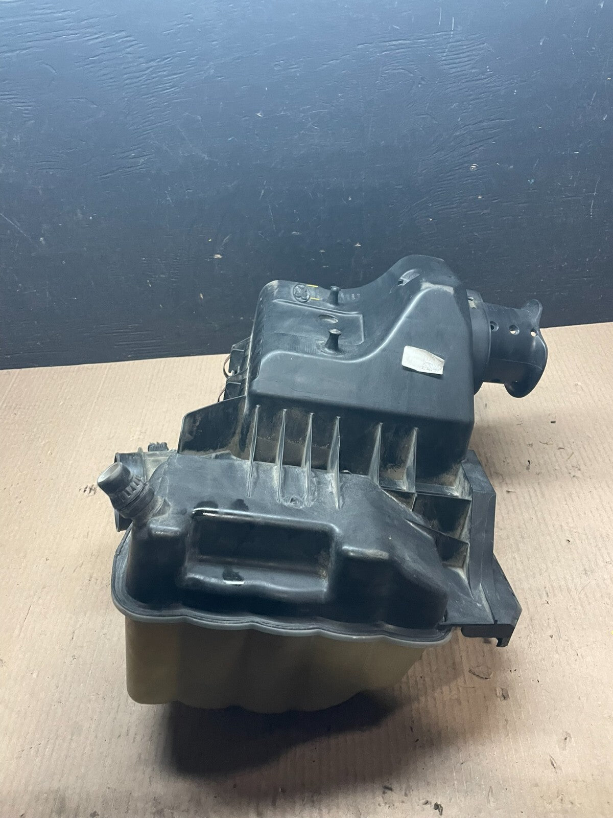 2007-2008 Lincoln Navigator Ford Expedition 5.4L Air Cleaner Intake Box J7516 DG5
