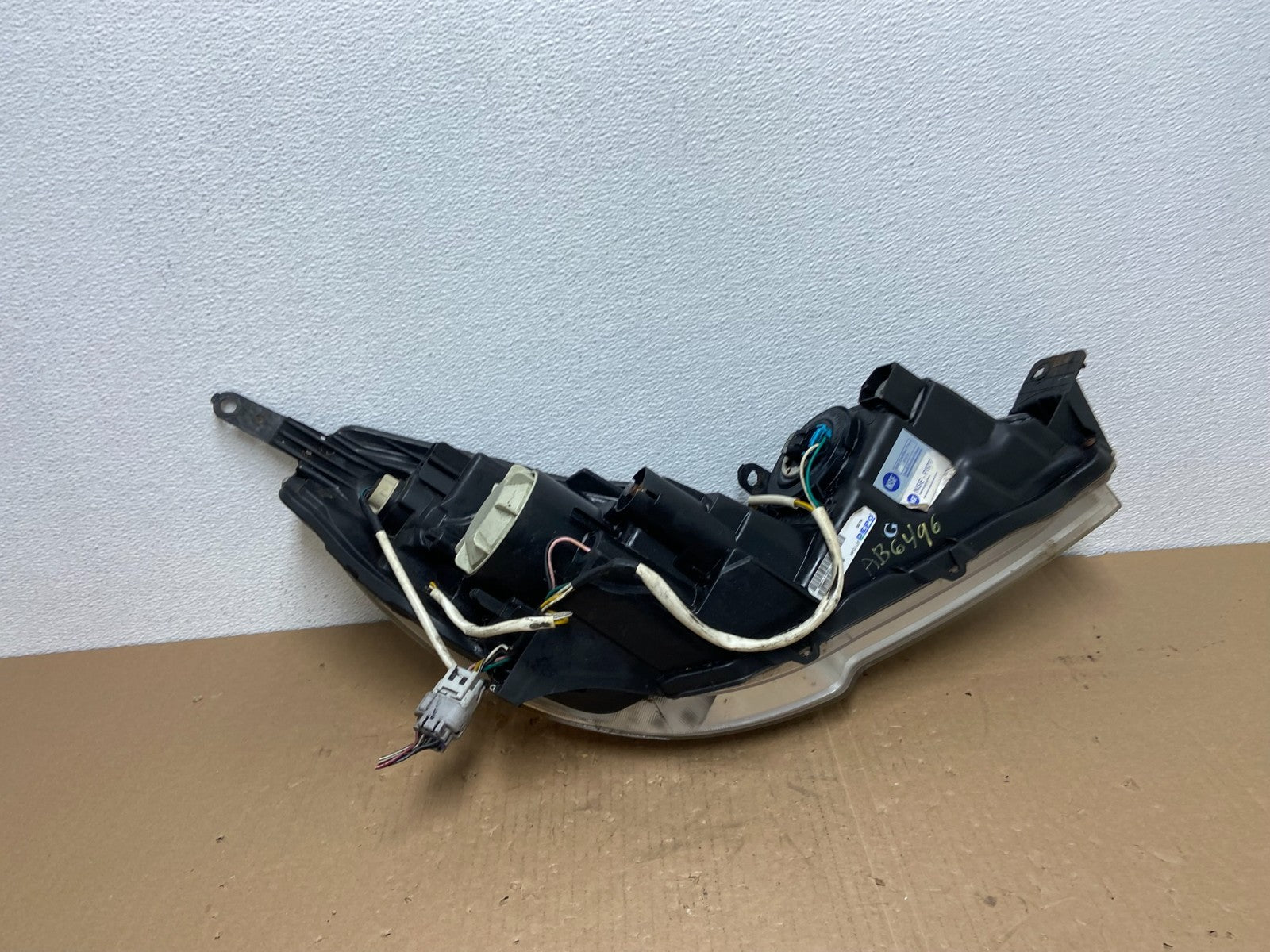 2010 2011 2012 Subaru Legacy Outback Left Driver Halogen Headlight AB6496 DW7