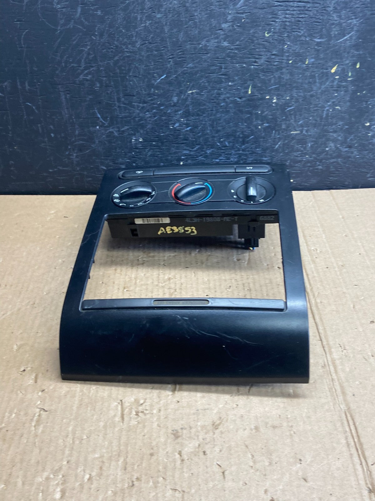 2004 to 2008 Ford F150 Radio Climate Dash Bezel Surround Black ae3853 DG3