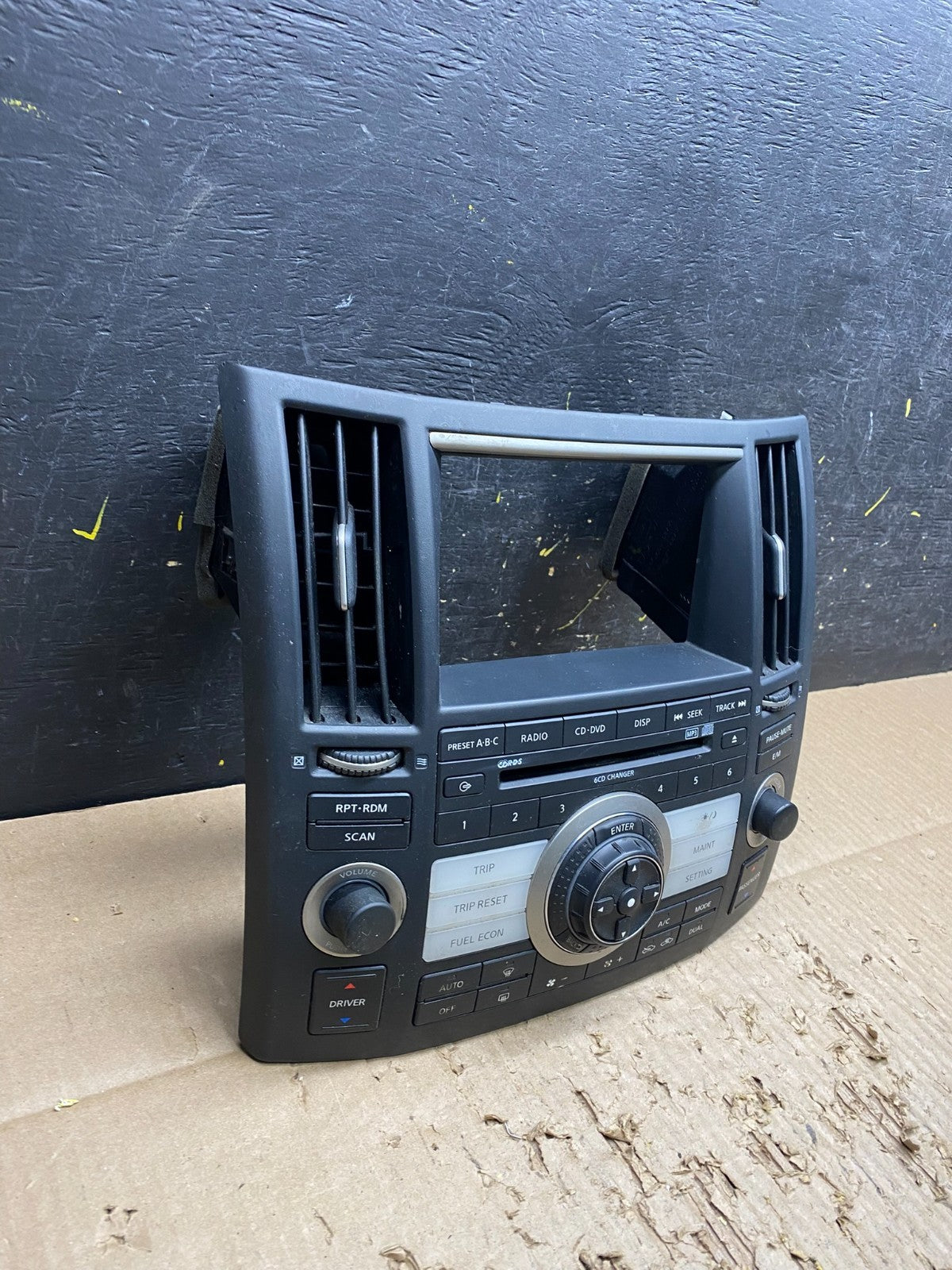 2006 - 2008 Infiniti FFX35 FX45 Radio Climate Control Panel Bezel V7402 DG1