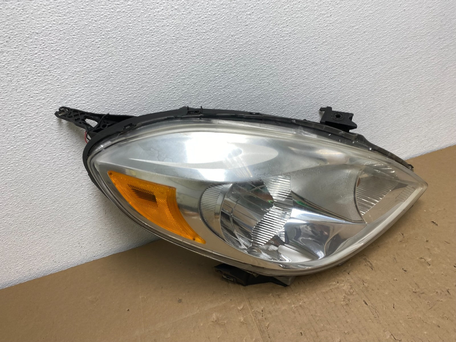 2012 2013 2014 Nissan Versa Sedan Headlight Right Passenger Rh AB6874 DW2