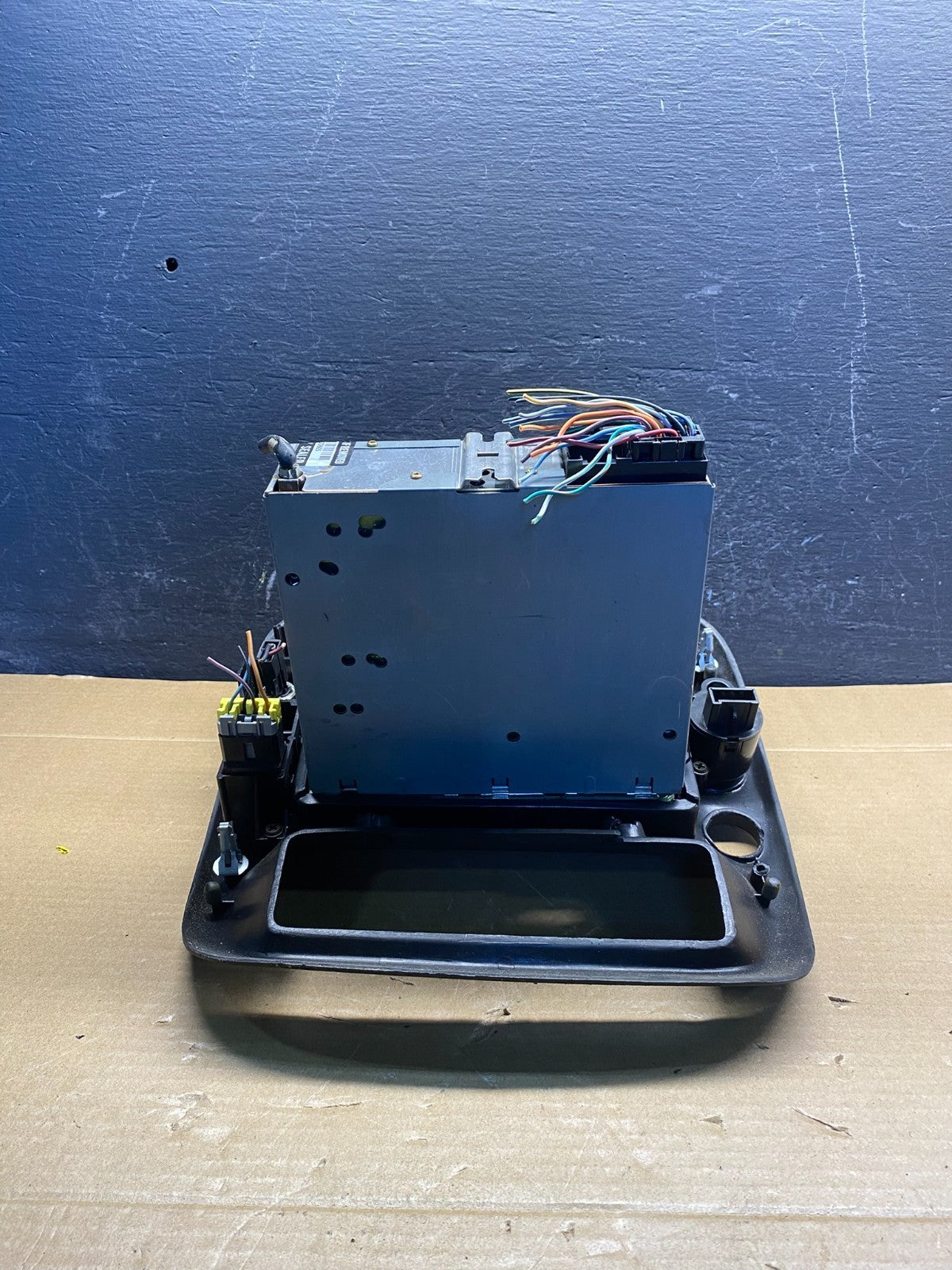 1997 to 2003 Ford F150 Ranger AM FM Radio Stereo Receiver Bezel ad6610 DG5