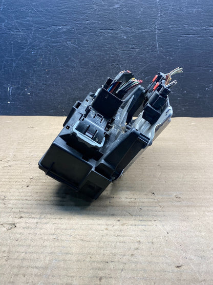 2007 Jeep Grand Cherokee Body Control Module BCM Power Fuse Box AE0107 DG3