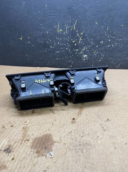 2010 to 2013 BMW X5 X6 Center Console Dash Air Vent OEM Z4464 DG3