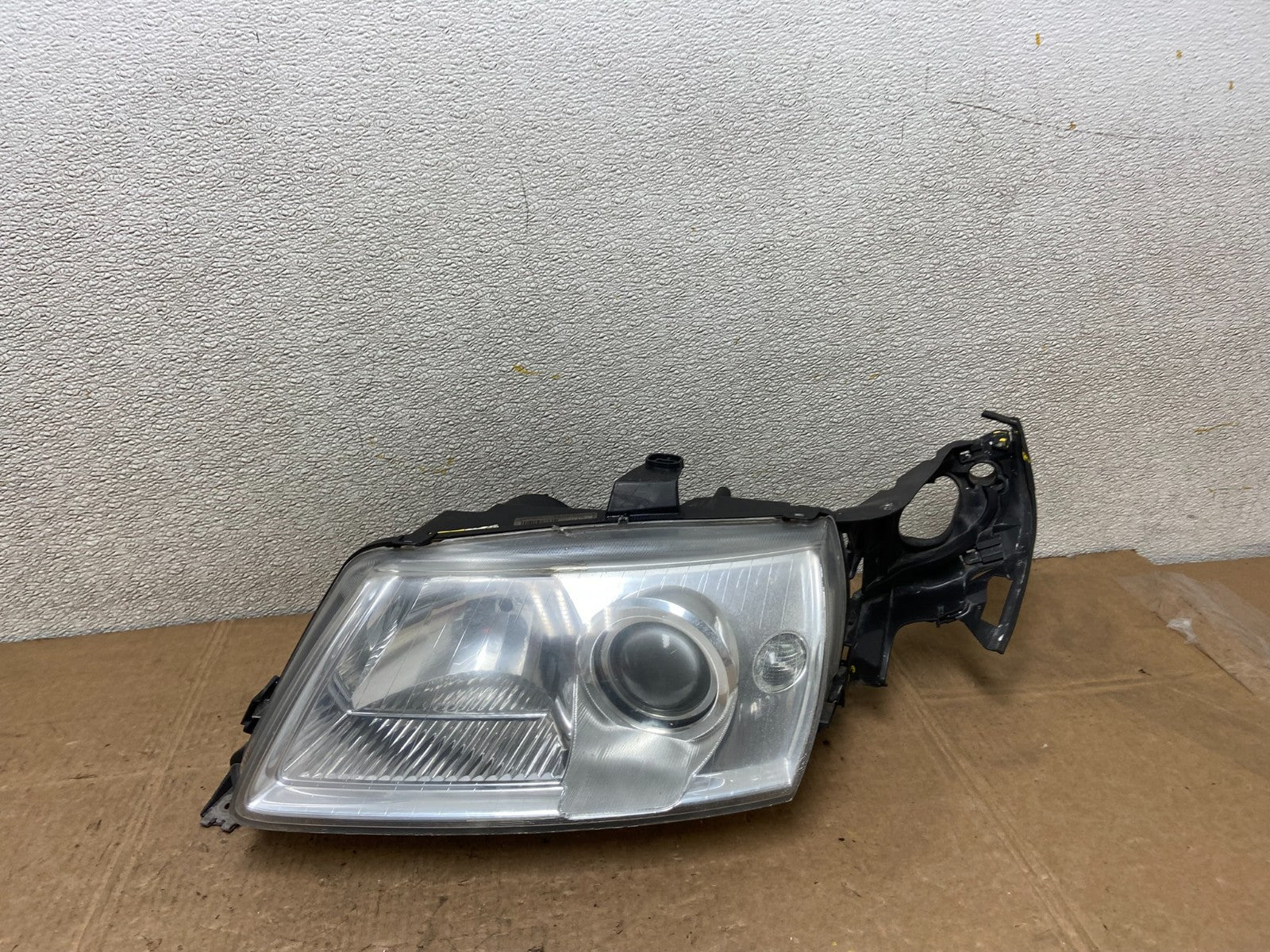 2002 to 2005 Saab 9-5 Left Driver LH Side Xenon HID Headlight OEM y5975 DG0