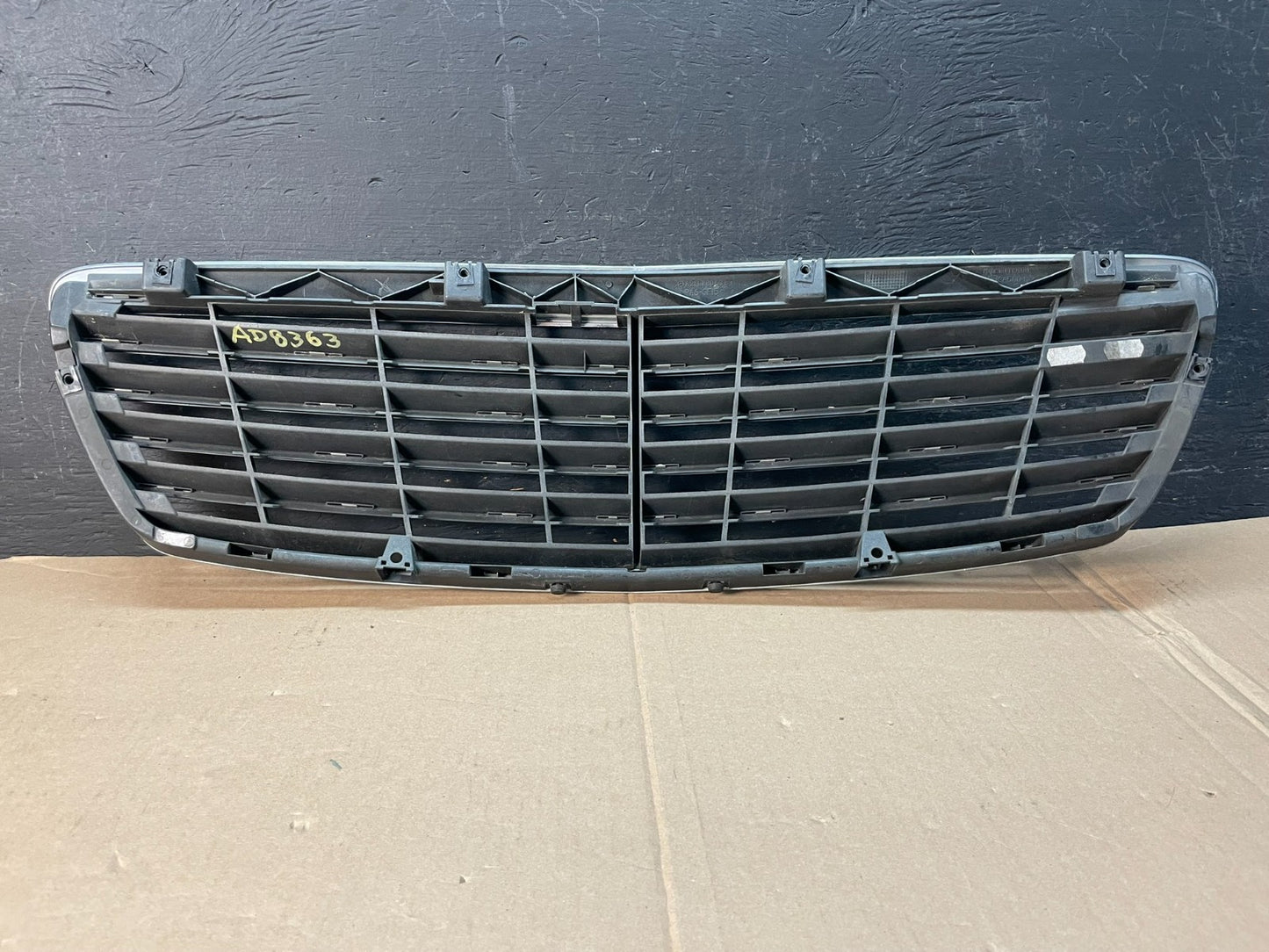 2003 to 2006 Mercedes Benz E-Class Front Upper Grill Grille AD8363 DG3