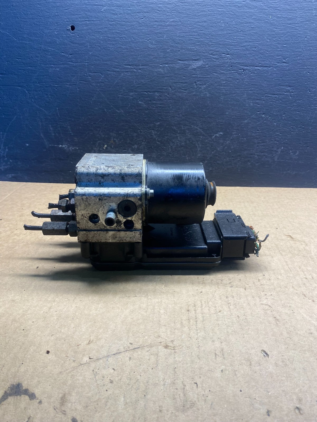 2006 2007 Ford E250 E350 Anti-Lock ABS Antilock Brake Pump AC7073 DG4