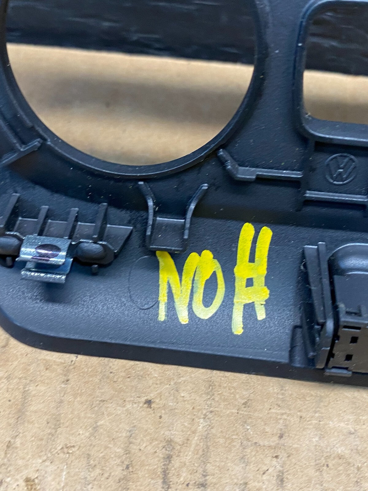2011 to 2014 Volkswagen Jetta Panel Radio Climate Control Bezel Trim M4541 DG6