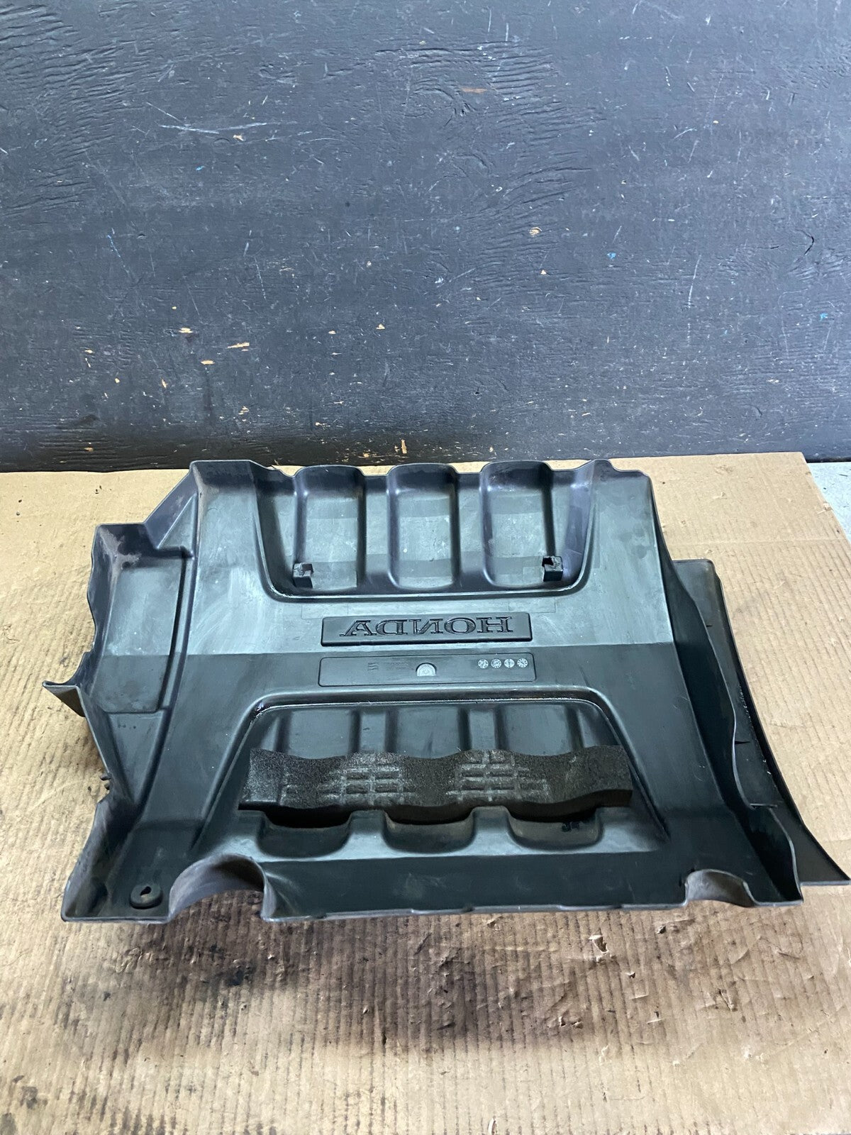 2005 to 2007 Honda Odyssey Black Engine Cover OEM o0969 DG5