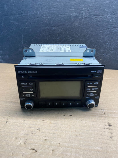 2011 to 2014 Kia Sedona Radio Stereo Receiver AM FM CD Player Sirius AE8168 DG0