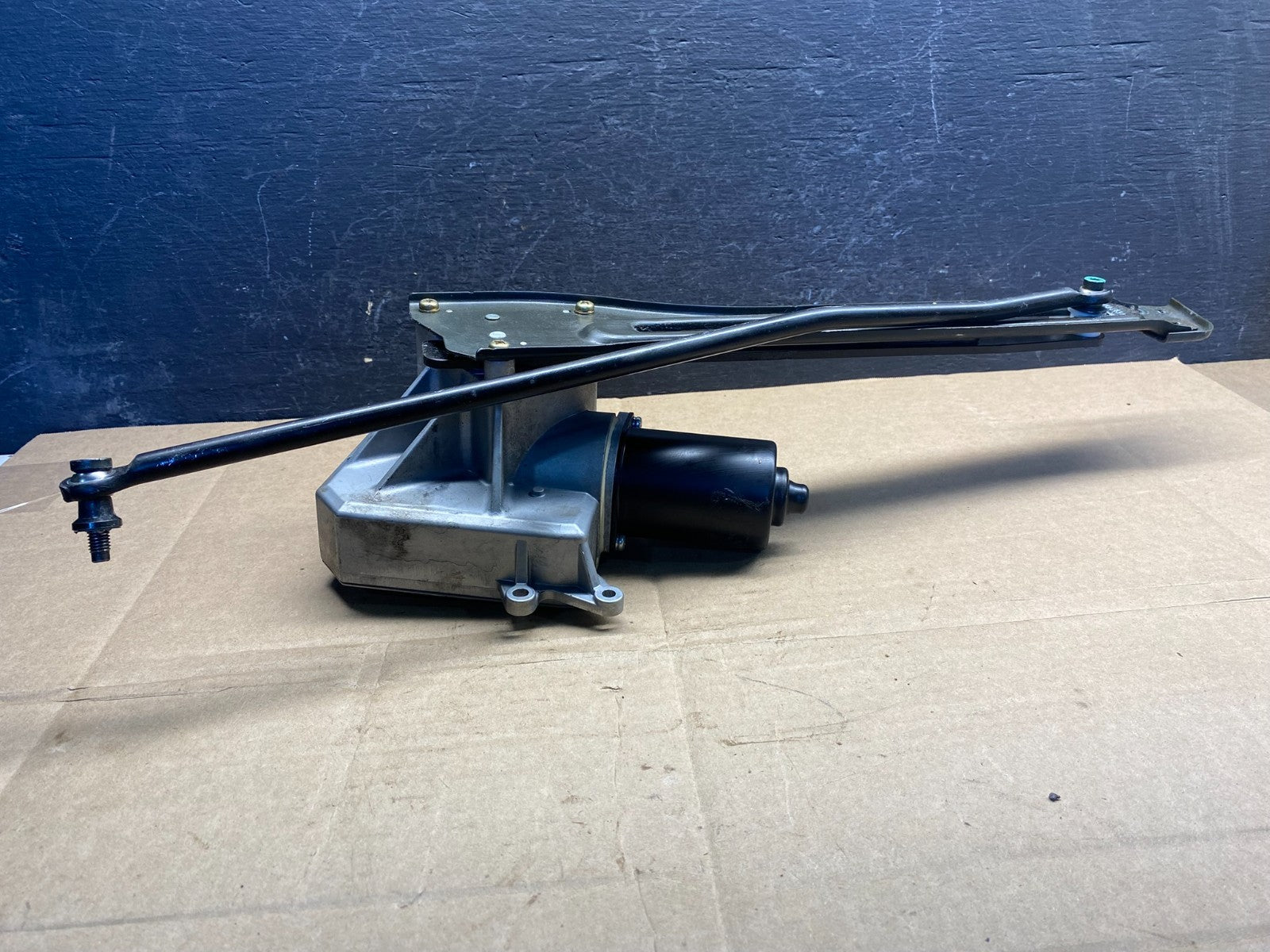 2005-2015 Nissan Armada QX56 Rear Hatch Power Liftgate Control Motor AE8234 DG1