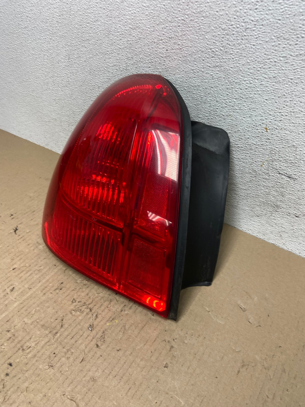 2003 to 2011 Lincoln Town Car Left Driver Lh Side Tail Light AF5893 LK1