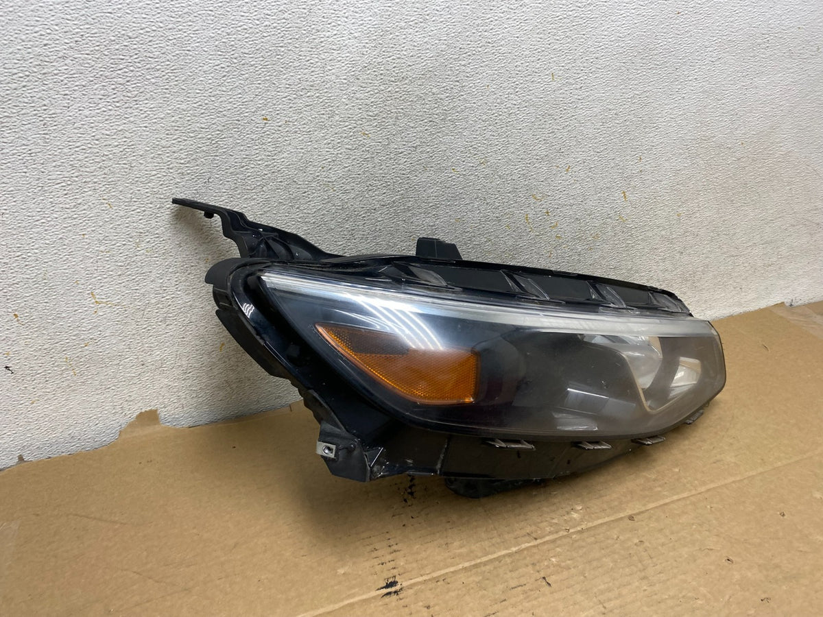 2016 - 2018 Chevrolet Malibu Right Passenger RH Halogen Headlight AH7873 DW1