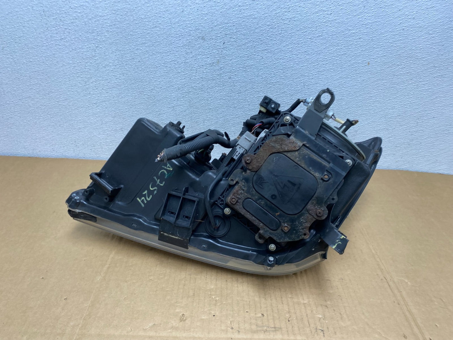 2004 - 2009 Lexus RX330 RX350 Xenon Right Passenger Side Headlight AC7524 DW11