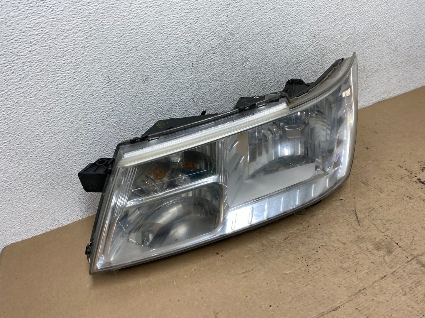 2009 to 2017 Dodge Journey Headlight Left Driver Lh Side Halogen AF5067 DW2