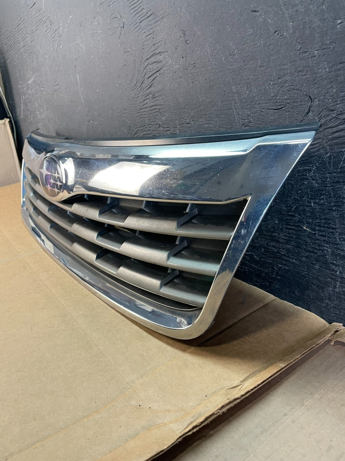 2009 2010 Subaru Forester Front Upper Chrome Grille Grill AE0845 DG1