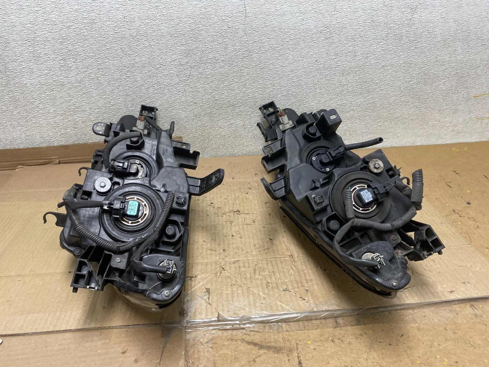 Halogen 2011 2012 2013 2014 Nissan Murano Headlights Left+Right U3056 DW10