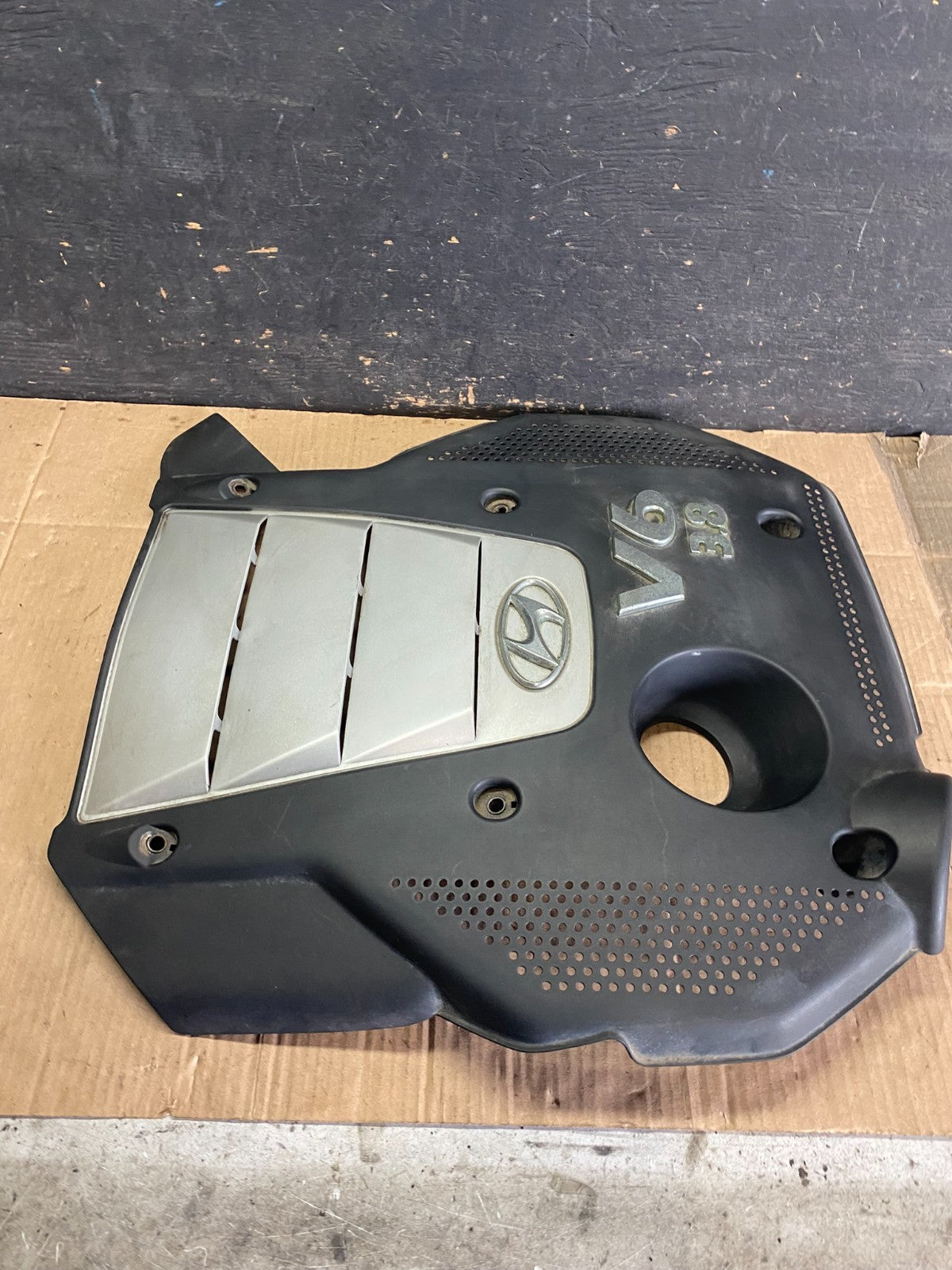 2006 to 2010 Hyundai Azera V6 Engine Motor Shield Cover OEM q0547 DG3