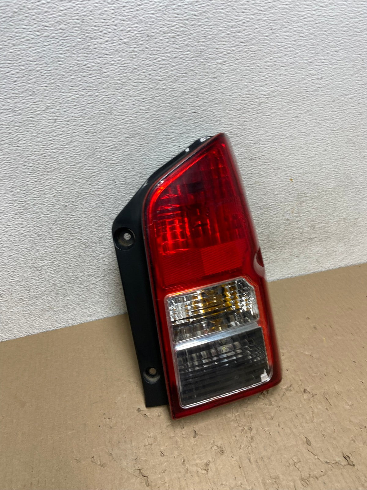 2005 to 2012 Nissan Pathfinder Right Passenger RH Side Tail Light AE9789 LK2