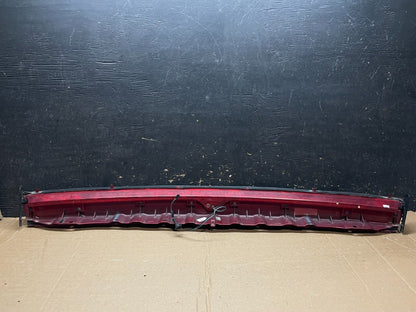 2000 to 2004 Cadillac Seville SLS Rear 3rd Break Light LID Trunk Z5736 DG4