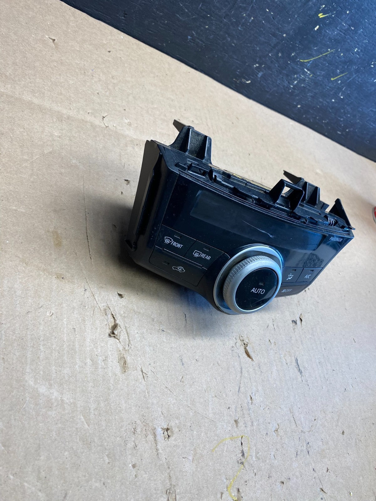 2014 Toyota Prius V Climate Heater A/C AC Control Panel  Oem T4475 DG2