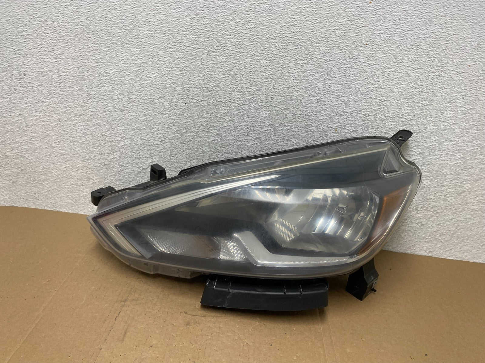 2016 2017 2018 Nissan Sentra Front Left Driver LH Halogen Headlight AC5646 DW0