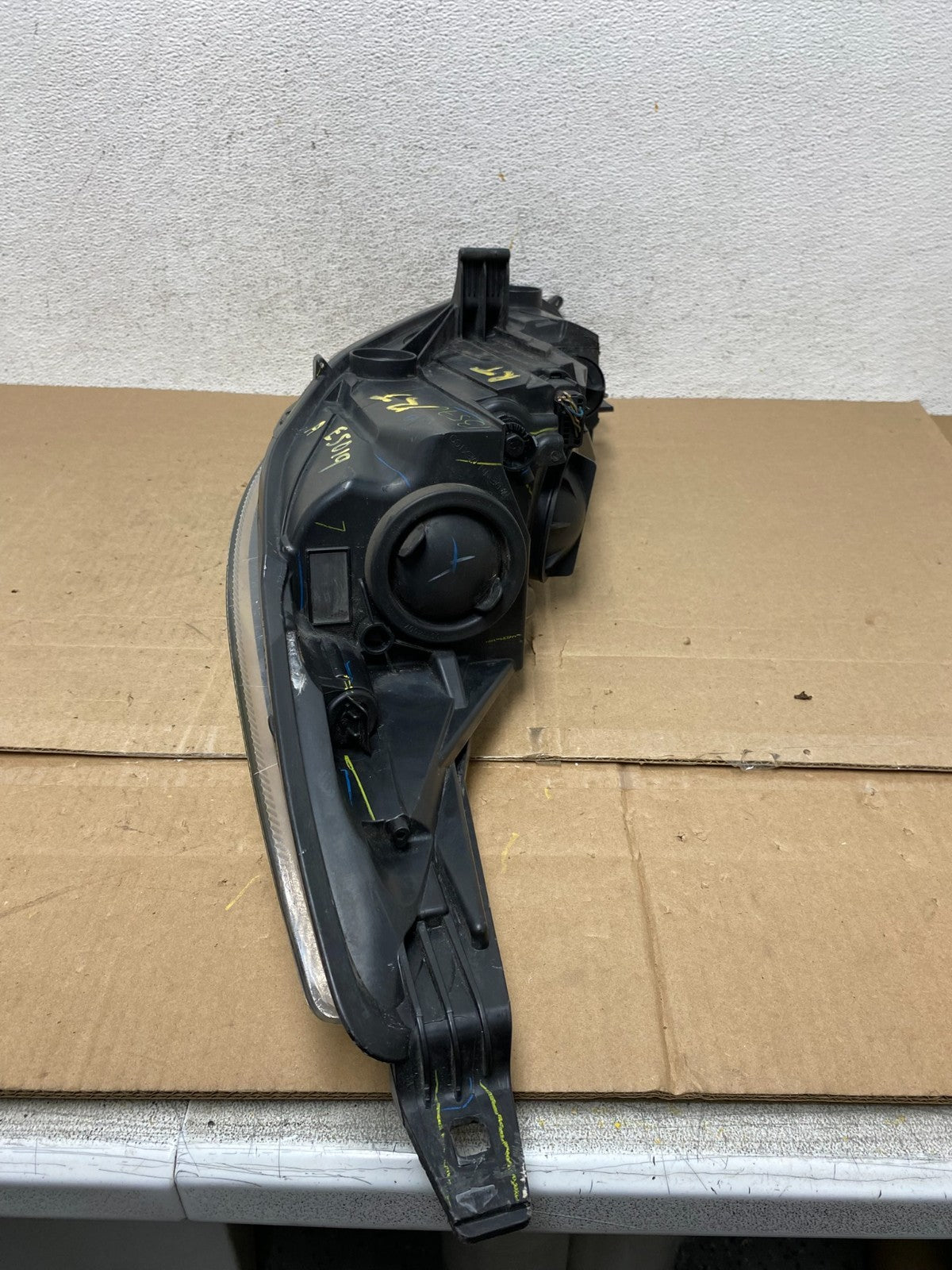 2014 to 2019 Ford Fiesta Right Passenger RH Halogen Headlight AE5019 DW6
