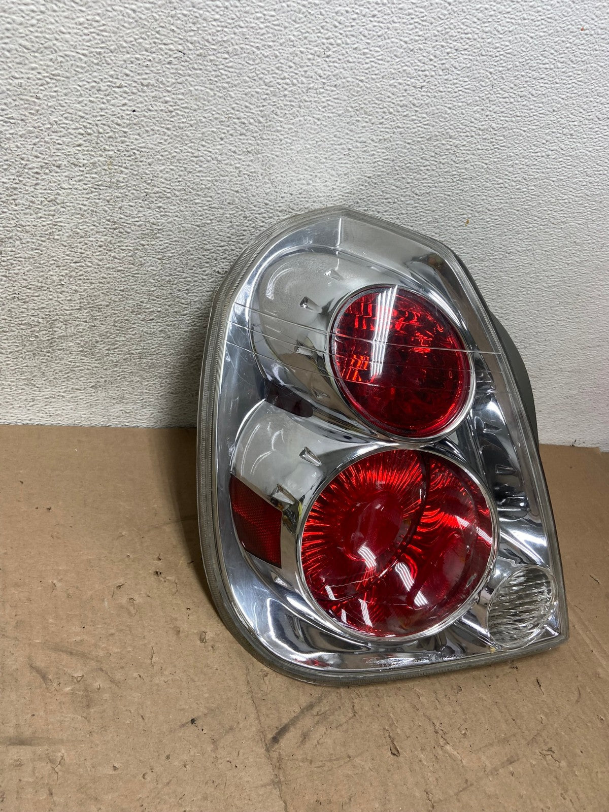 2005 to 2006 Nissan Altima Left Driver Side Tail Light AG5305 LK2