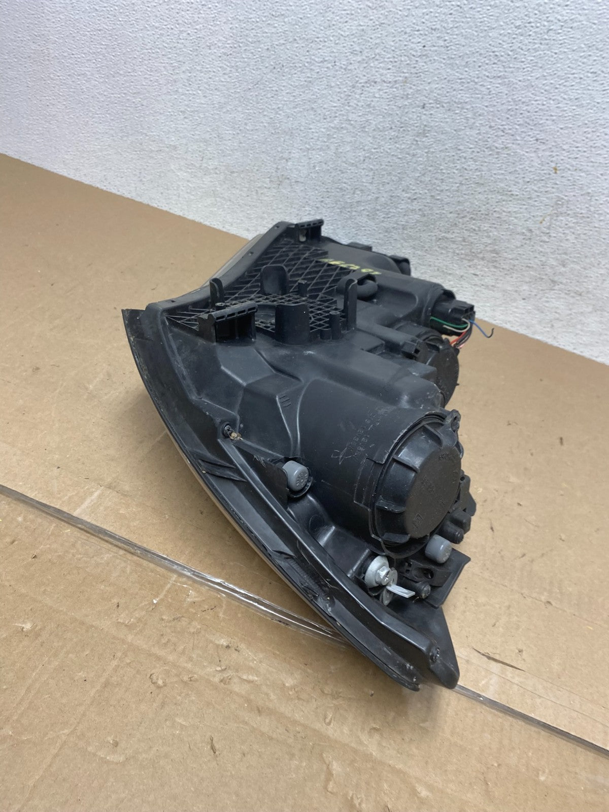 2013 - 2016 Hyundai Genesis Coupe Right Passenger Halogen Headlight OE AE6792 DG6