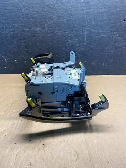 2006 to 2007 Lexus RX400H Radio Navigation Screen Climate Control AG1610 DW1